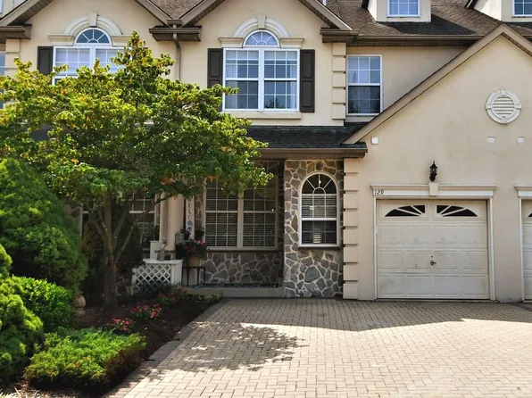 129 Meadow View Ln, Lansdale, PA 19446