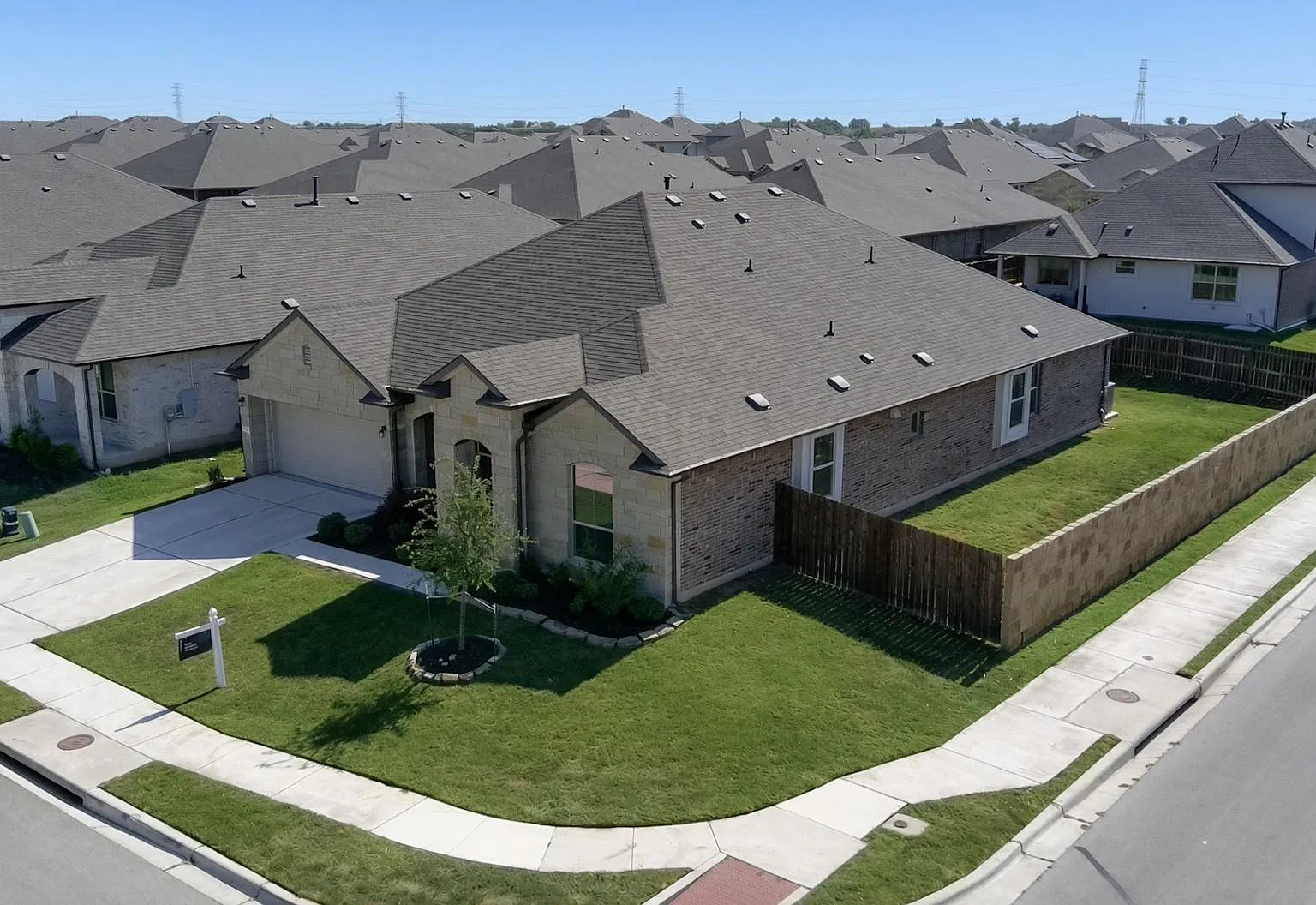 4 bed, 3.0 bath, 2824 sqft, $3,000 — Photo 4