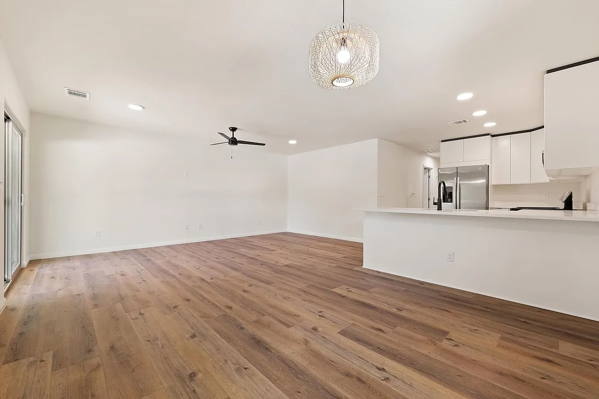 Building Photo - 315 Mill St #317
