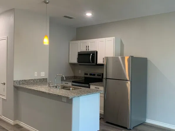 17738 County Road 4112 APT 4, Lindale, TX 75771