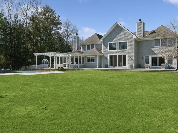 28 Foster Rd, Quogue, NY 11959