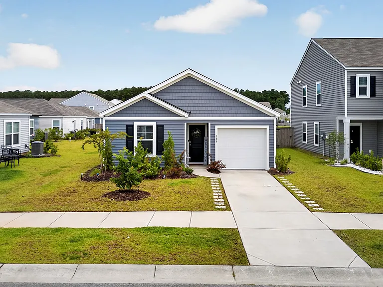 109 Clear Tide Dr — Photo 1