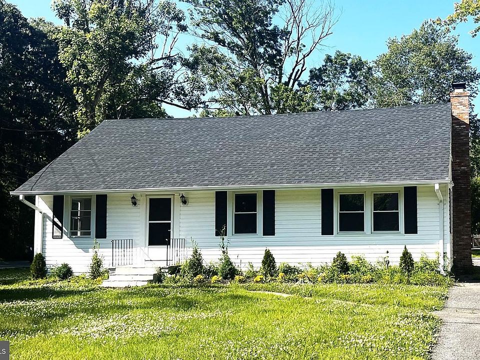 1st image of 700 Frazier Ave