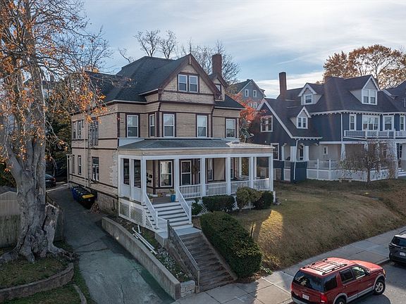 5th image of 771 Rock St