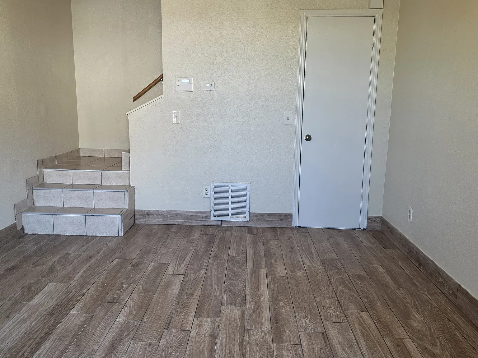 2 bed, 1.5 bath, 800 sqft, $950 — Photo 4