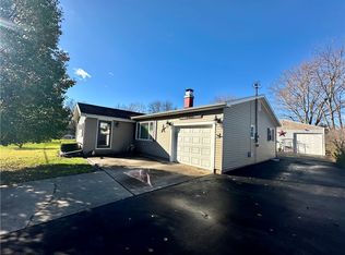 1205 Tucker Beach Rd, Paris, IL 61944