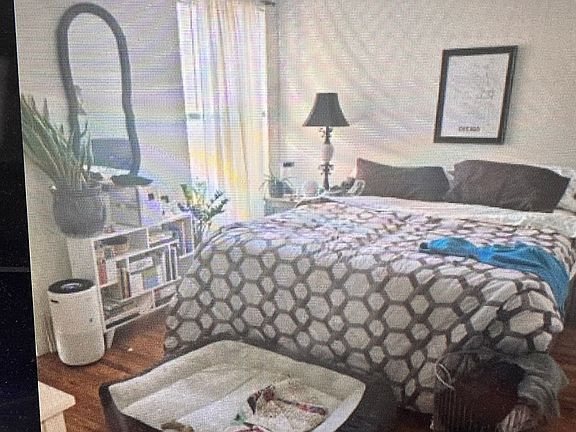 4th image of 4927-29 N Winthrop Ave #2S