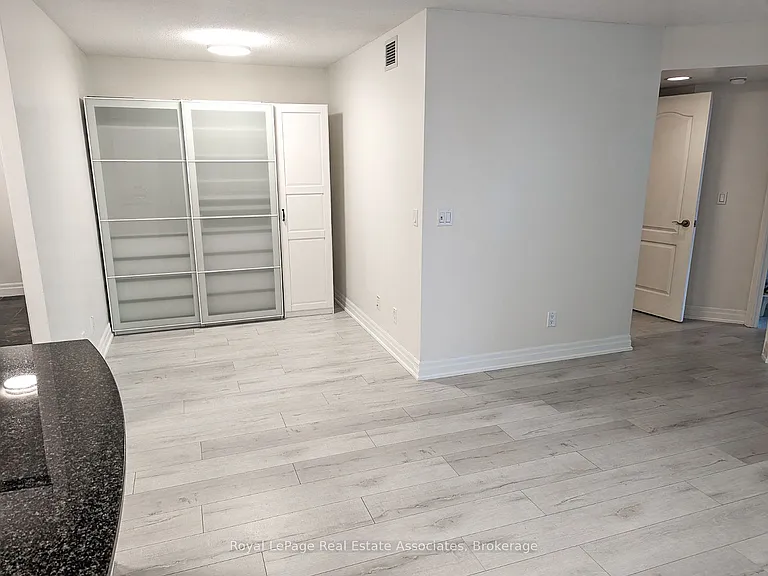 2121 Lake Shore Blvd W #509 — Photo 6