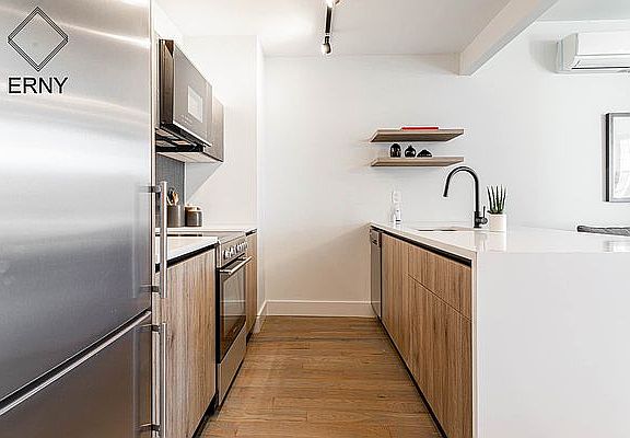 4th image of 2809 Snyder Ave #4R