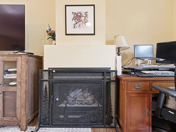 5th image of 349 Bloomfield Ave #117