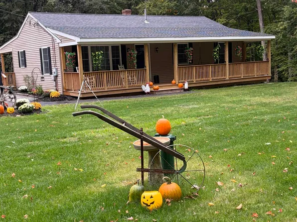 7017 Pleasant Street Extension, Loudon, NH 03307
