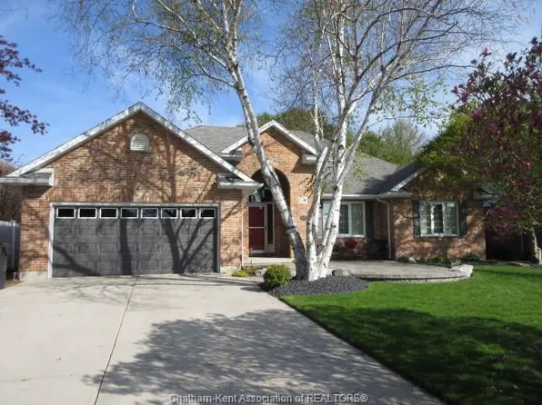 8 Christina Pl, Chatham Kent, ON N7L 5K4