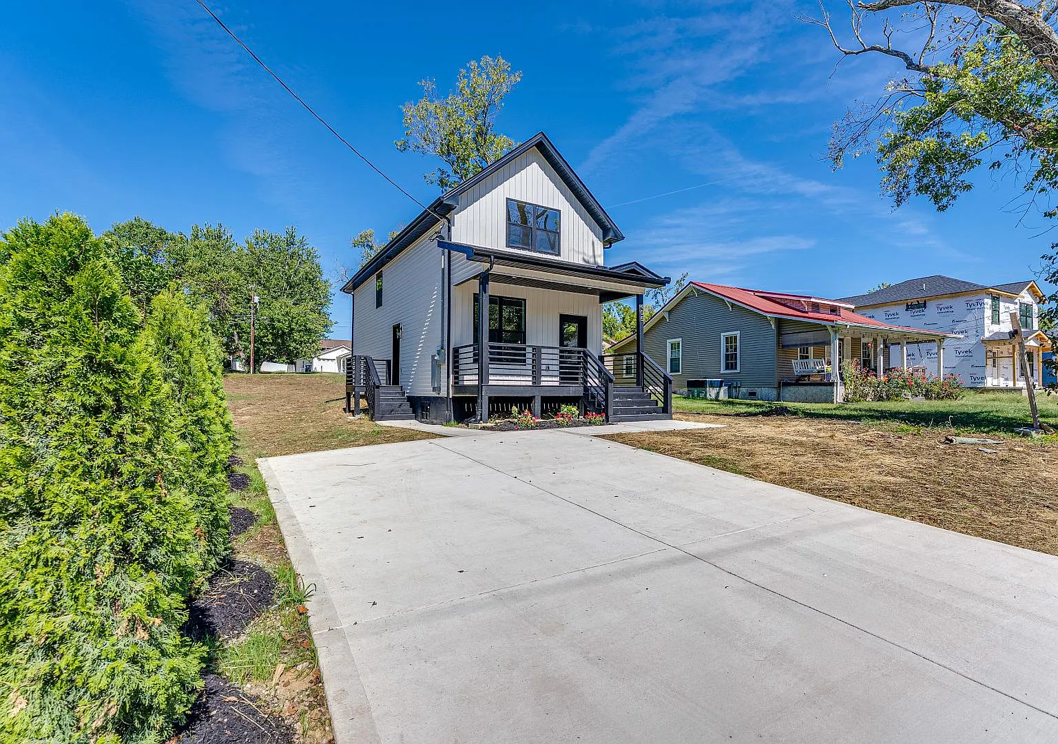 405 Forestal Dr — Photo 4