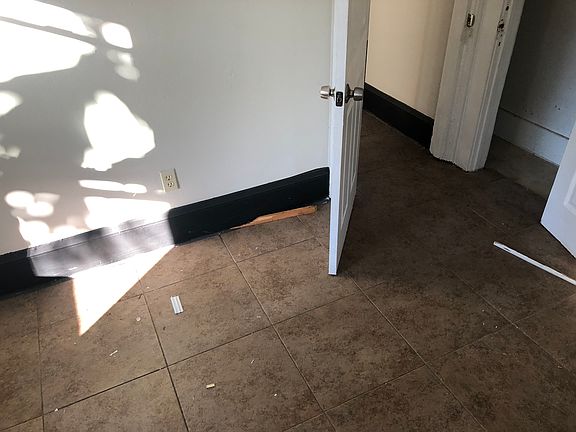 5th image of 1845 Union St S