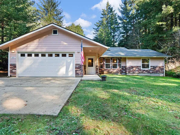 701 Park Pl, Crescent City, CA 95531