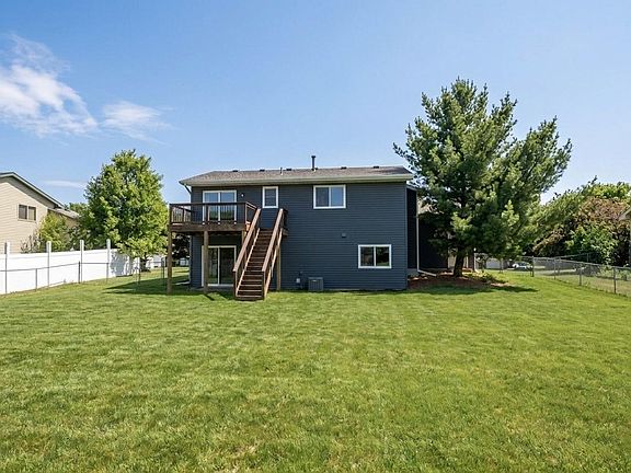 2nd image of 4885 Drake Cir