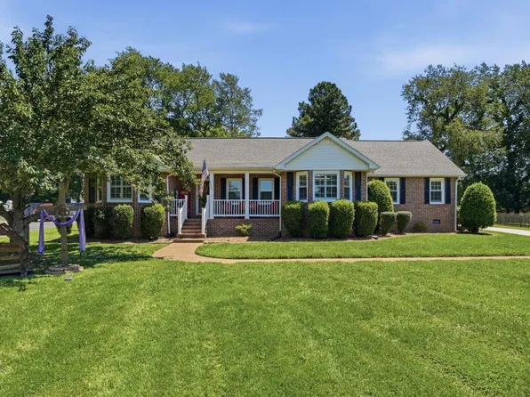113 Provins Dr, Tullahoma, TN 37388