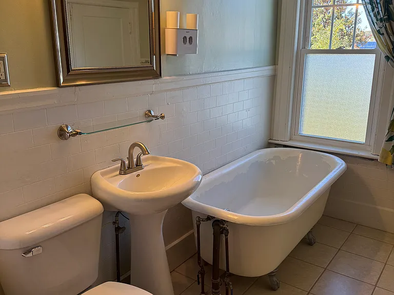 56 Granville Ave — Photo 13