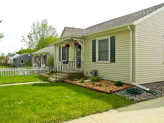 Simple low maintenance pleasing landscaping