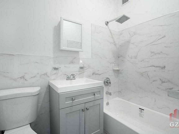 4th image of 216 E 111th St #W