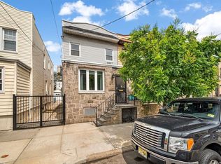 7017 69th Pl, Ridgewood, NY 11385