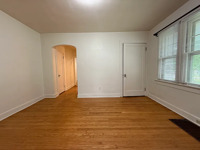 3201 Roland Ave #3201 — Photo 10
