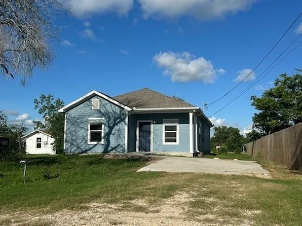 204 Barefield St, Refugio, TX 78377