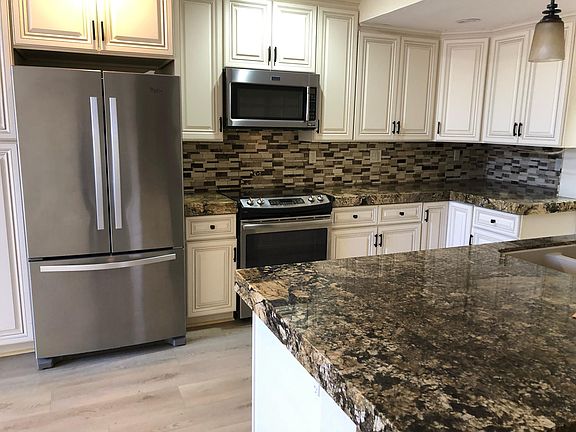 5th image of 8438 N 84th Pl
