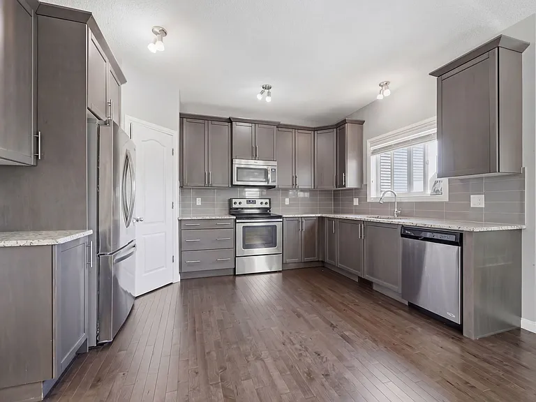 15 Nolanfield Hts NW — Photo 3