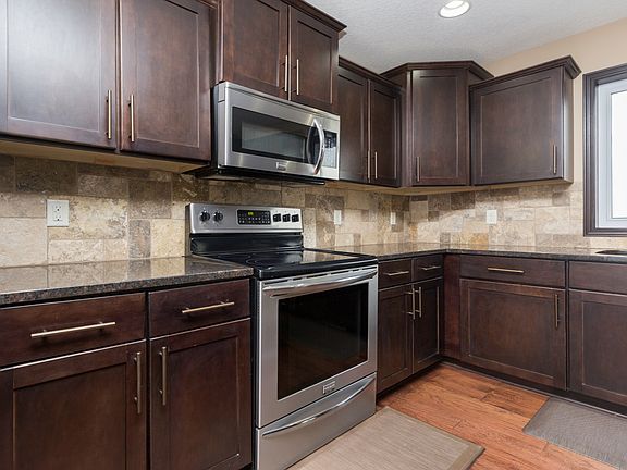 4th image of 300 Aspen Dr NW