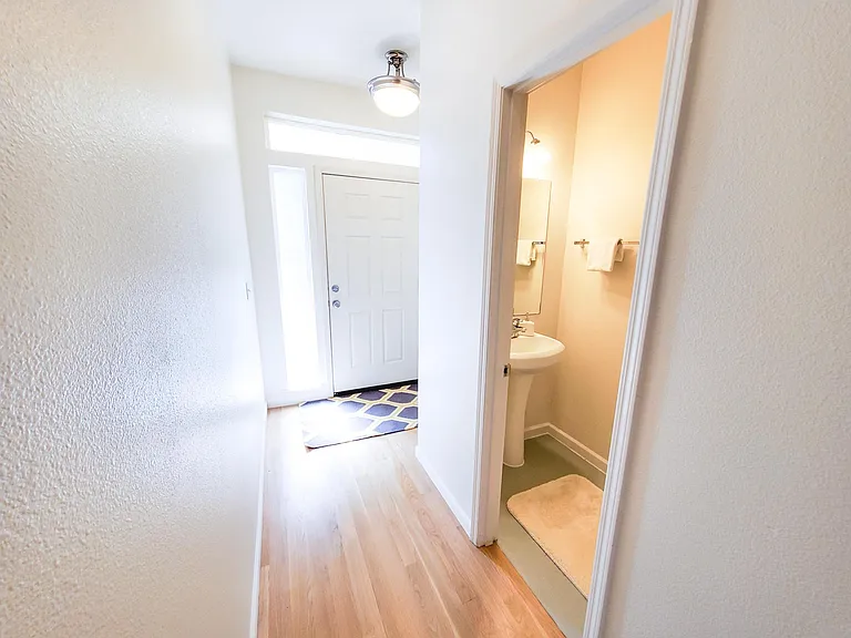 1712 SW San Mateo Ter — Photo 6