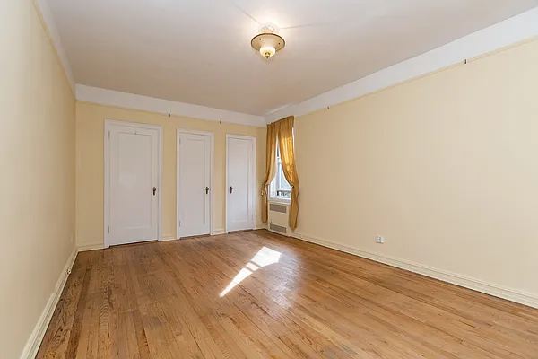 Sold by La Rosa Realty New York | media 15