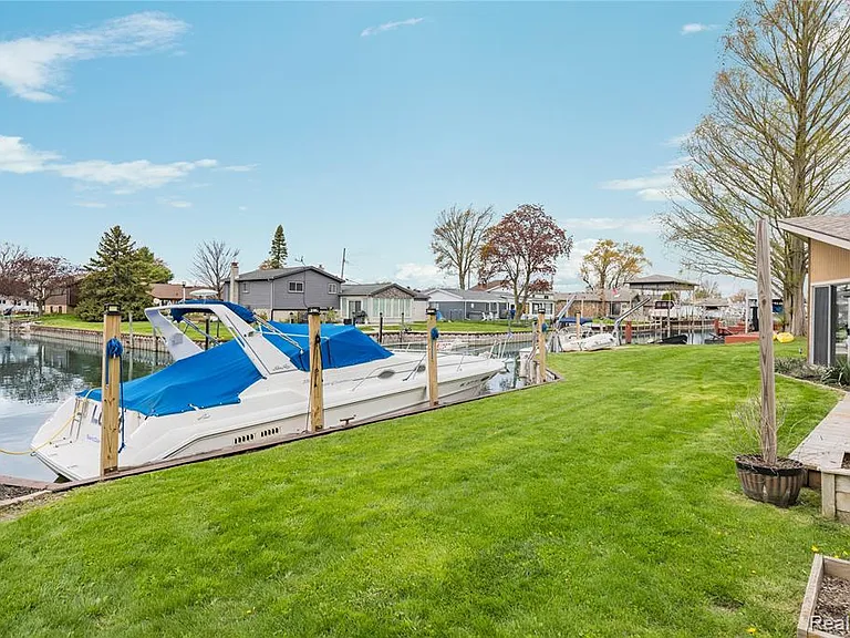 38027 Mallast St — Photo 42