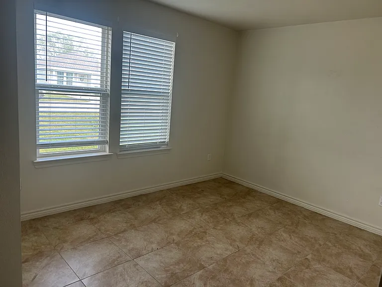 2724 Avenue D — Photo 5
