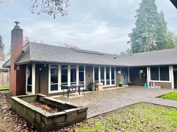 14775 SW Village Ln, Beaverton, OR 97007