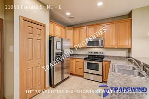Fabulous 2 Bed 2.5 Bath Townhome — Photo 2