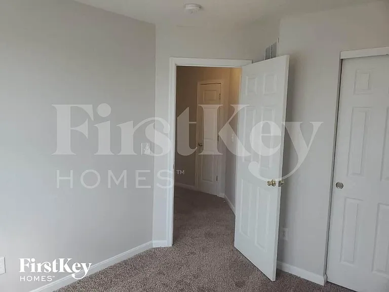356 Brandon Dr — Photo 18