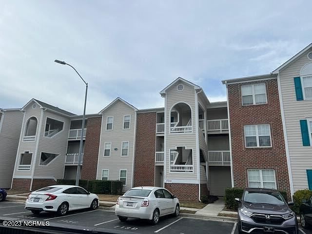 1st image of 713 Clearwater Ct APT G