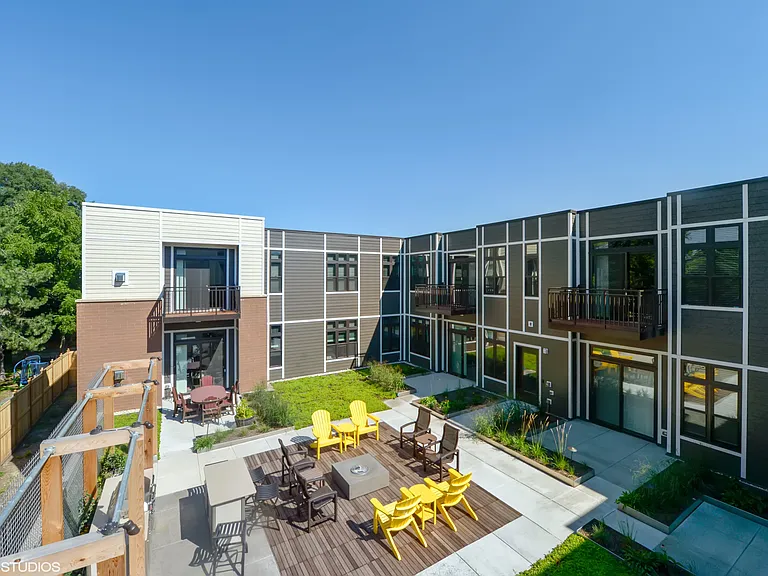 Harmonee Square Apartments — Photo 2