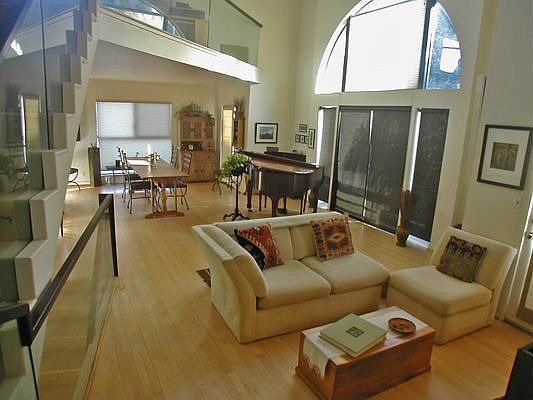 Living/dining area
