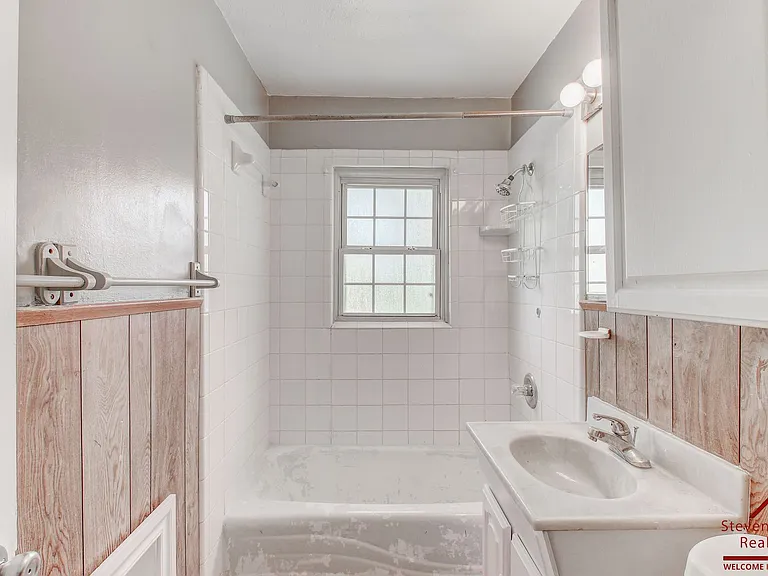 1806 NW Lincoln Ave — Photo 25