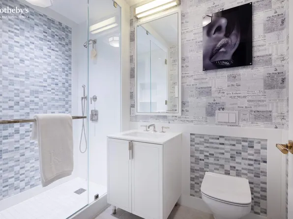 212 Fifth Avenue image 13 of 25