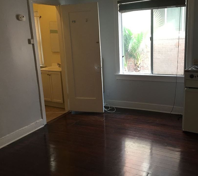 2nd image of 965 N Vendome St APT 104