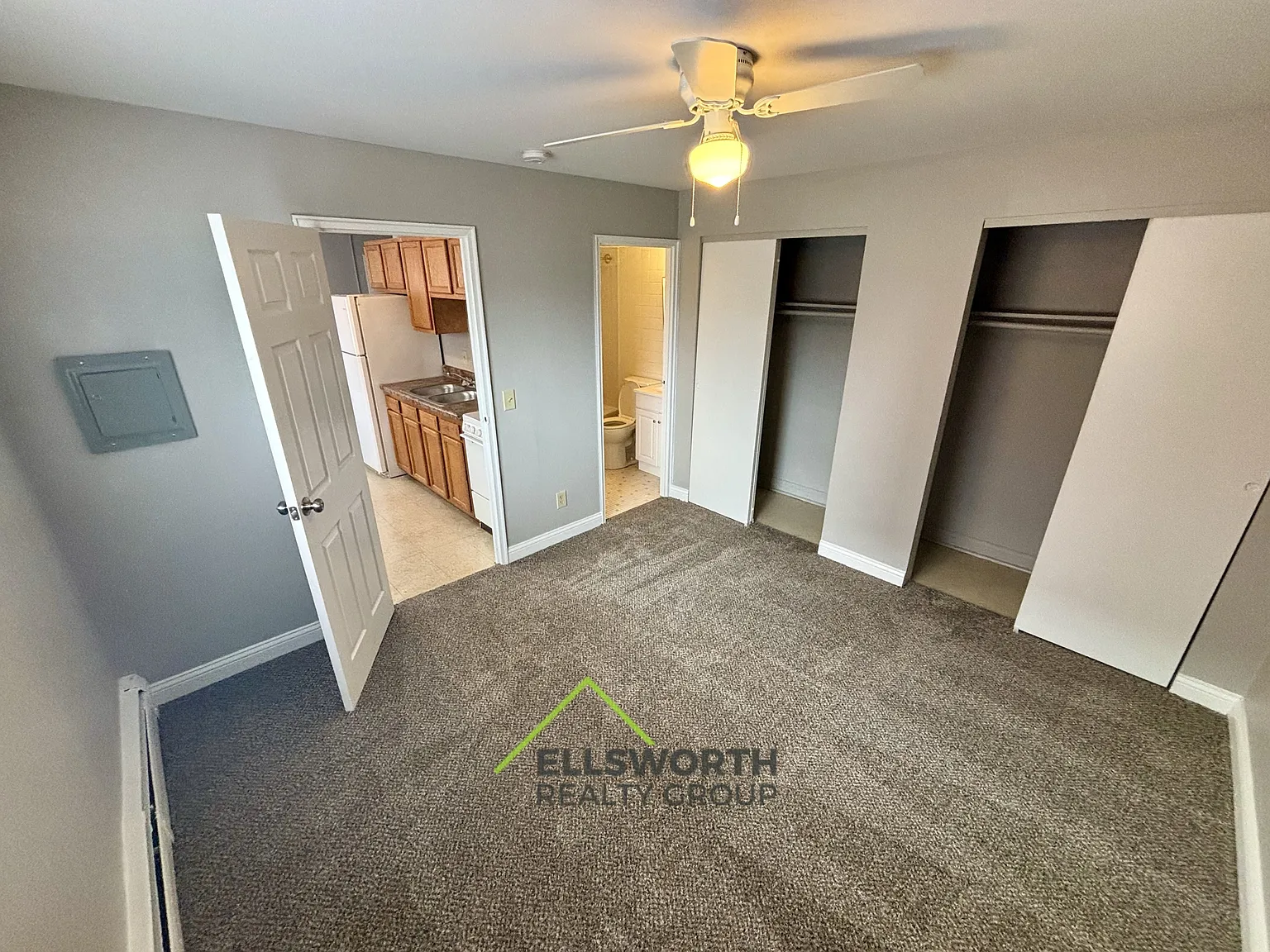 2216 Lawn Ave — Photo 3