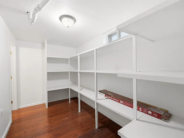1275 W 4th Ave — Photo 36