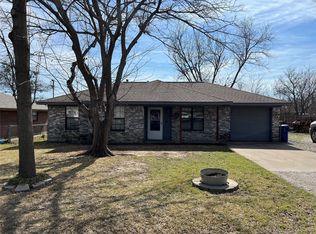 318 Austin St, Sanger, TX 76266