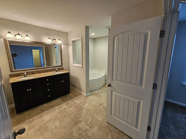 940 Yarrow Ln — Photo 12