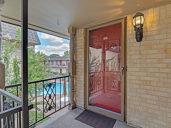 3rd image of 4320 Bellaire Dr S APT 217