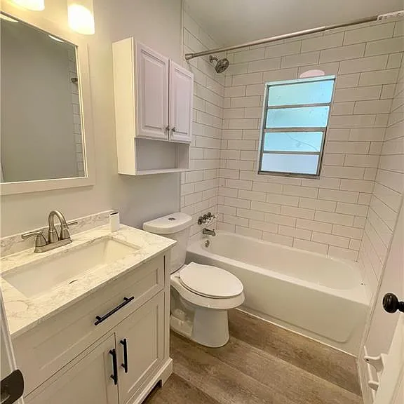 3183 Poinciana Dr — Photo 8