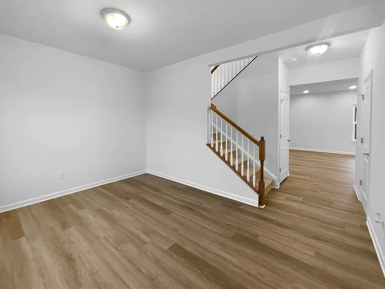624 Stonebridge Ln — Photo 8